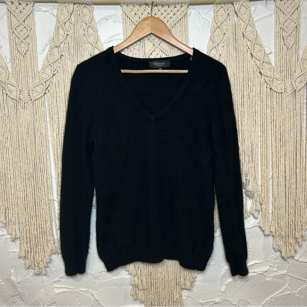 Jones & Co. 100% Cashmere V-neck pullover sweater Women’s size medium